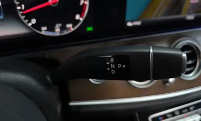 Mercedes-Benz E-Class 2019, 63886 км, за 17907.14 USD - фото 9