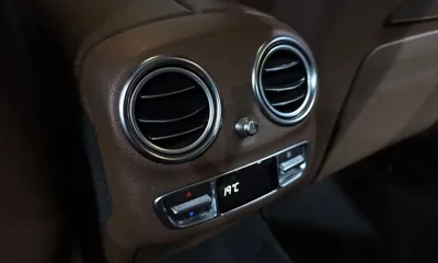 Mercedes-Benz E-Class 2019, 65351 км, за 31729.27 USD - фото 31