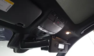 Mercedes-Benz E-Class 2019, 65351 км, за 31729.27 USD - фото 34