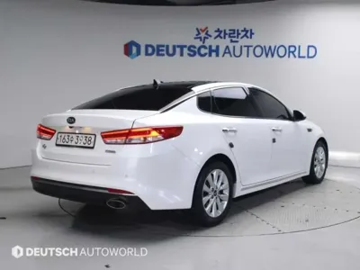 Kia K5 2016, 127596 км, за 3617.47 USD