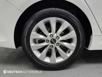 Kia K5 2016, 127596 км, за 3617.47 USD