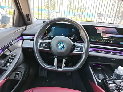 BMW i5 2024, 18400 км, за 35719 USD - фото 14