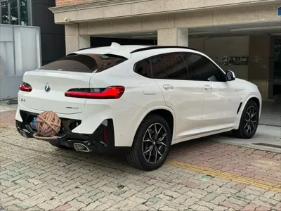 BMW X4 2023, 4600 км, за 44886.85 USD