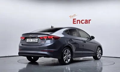 Hyundai Avante 2017, 163309 км, за 5016.29 USD