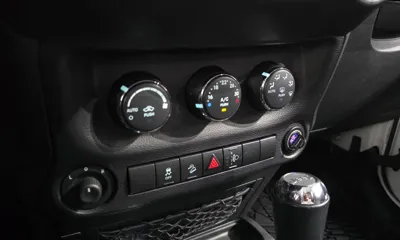 Jeep Wrangler 2013, 109973 км, за 59492.37 USD - фото 16
