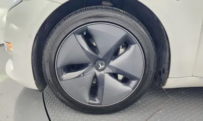 Tesla Model 3 2020, 69663 км, за 19478.84 USD