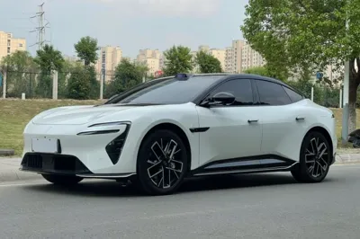 Avatr 06 · 2025 год