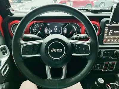 Jeep Wrangler PHEV 2023, 70000 км, за 42494.76 USD - фото 12