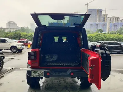 Jeep Wrangler PHEV 2023, 70000 км, за 42494.76 USD - фото 19