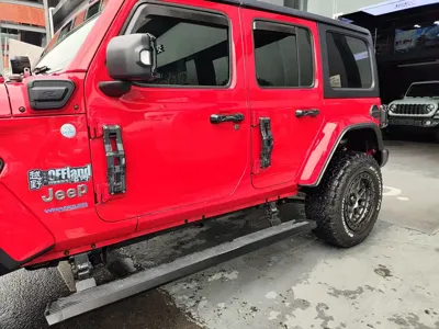 Jeep Wrangler PHEV 2023, 70000 км, за 42494.76 USD - фото 21