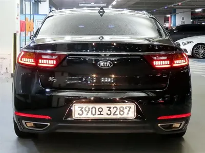Kia K7 2017, 95967 км, за 7944.26 USD