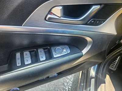 Genesis G70 2019, 183900 км, за 8986.48 USD