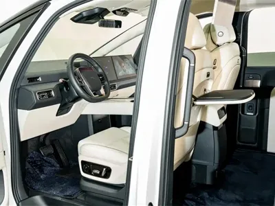 Li Auto Li MEGA 2025, 19200 км, за 71952.7 USD - фото 19