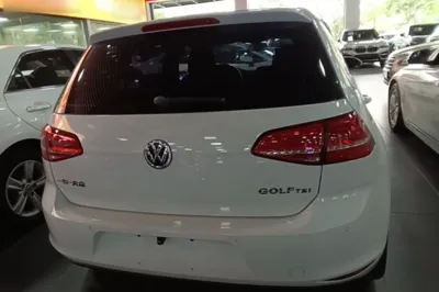 Volkswagen Golf 2016, 120600 км, за 7737 USD