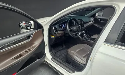Hyundai Grandeur 2017, 150588 км, за 7417.62 USD - фото 11