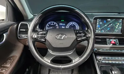 Hyundai Grandeur 2017, 150588 км, за 7417.62 USD - фото 13