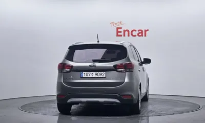 Kia Carens 2018, 169797 км, за 5942.63 USD