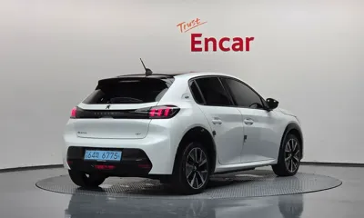 Peugeot 208 2022, 44698 км, за 14637.02 USD