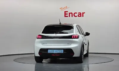 Peugeot 208 2022, 44698 км, за 14637.02 USD
