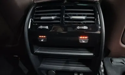 BMW 5-Series 2023, 48534 км, за 23446.27 USD - фото 33