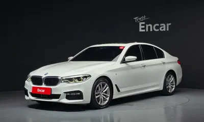 BMW 5-Series · 2017 год