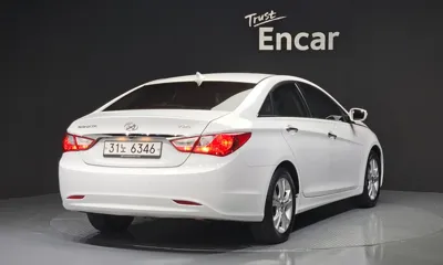 Hyundai Sonata 2011, 95461 км, за 2489.49 USD