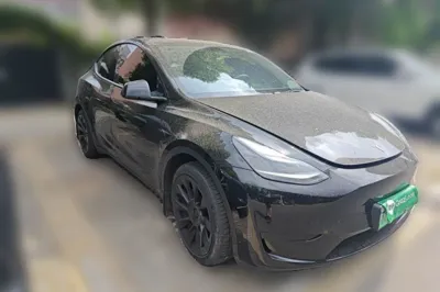 Tesla Model Y 2023, 90399 км, за 28199 USD