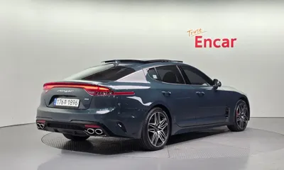 Kia Stinger 2023, 28600 км, за 15633.2 USD