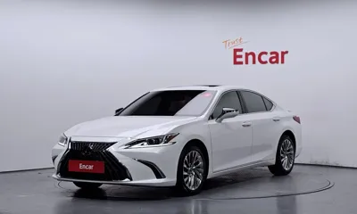 Lexus ES · 2023 год
