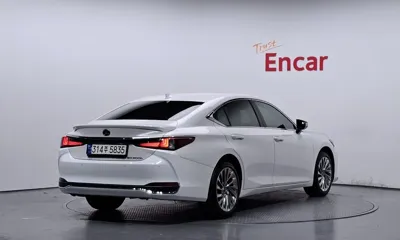 Lexus ES 2023, 22275 км, за 33537.23 USD