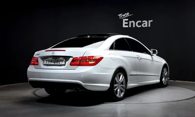Mercedes-Benz E-Class 2013, 66654 км, за 9130.32 USD