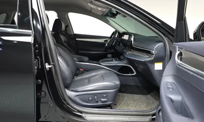 Hyundai Grandeur 2023, 50852 км, за 18175.91 USD - фото 26