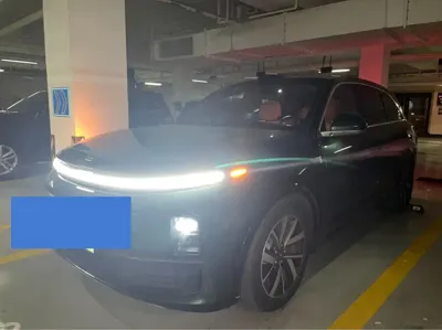 Li Auto Li L7 · 2023 год