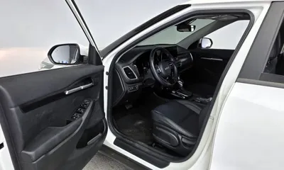 Kia Seltos 2023, 33817 км, за 18508.74 USD - фото 10