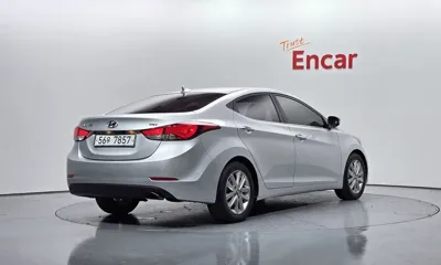 Hyundai Avante 2015, 103154 км, за 4370.86 USD