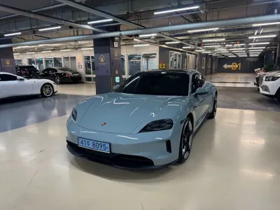 Porsche Taycan · 2025 год