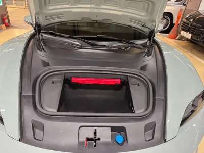 Porsche Taycan 2025, 4900 км, за 71530.98 USD - фото 6
