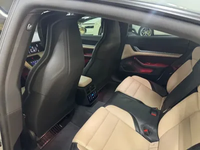 Porsche Taycan 2025, 4900 км, за 71530.98 USD - фото 10