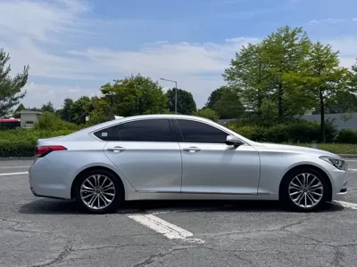 Hyundai Genesis 2016, 123129 км, за 6449.51 USD