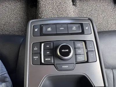 Hyundai Genesis 2016, 123129 км, за 6449.51 USD - фото 8