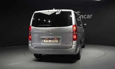 Hyundai Starex 2021, 105223 км, за 9518.18 USD