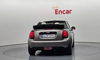 MINI Cooper Convertible 2017, 99698 км, за 8794.79 USD