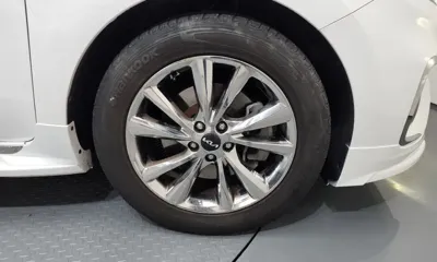 Kia Canival 2019, 100249 км, за 11589.39 USD