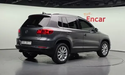 Volkswagen Tiguan 2016, 112654 км, за 7025.77 USD