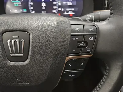 Toyota Crown 2023, 36406 км, за 30987.77 USD