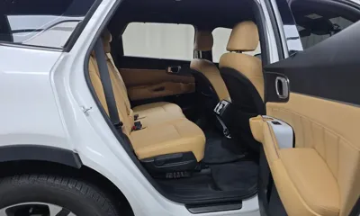 Kia Sorento 2023, 42521 км, за 28836.04 USD - фото 12