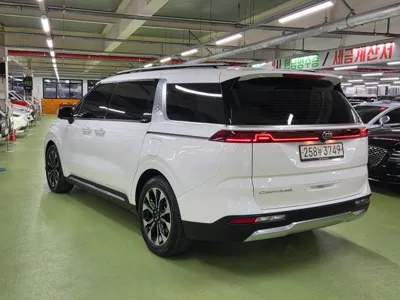 Kia Canival 2021, 72050 км, за 19594.33 USD