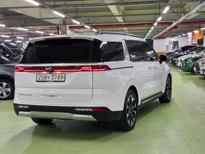 Kia Canival 2021, 72050 км, за 19594.33 USD