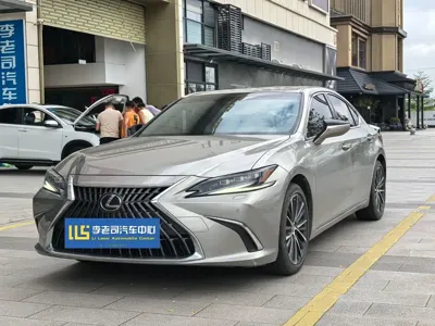 Lexus ES · 2024 год