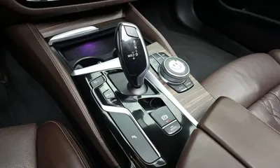 BMW 5-Series 2020, 86839 км, за 18800.43 USD - фото 9